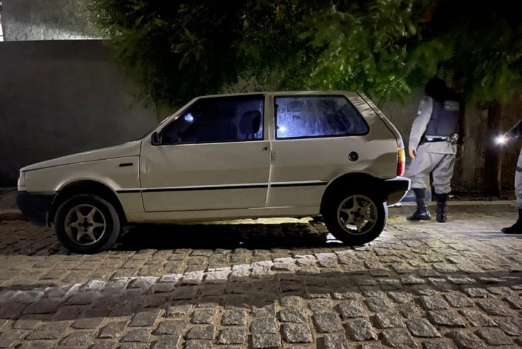 Veículo foi apreendido e devolvido ao dono.| Foto: João Alencar