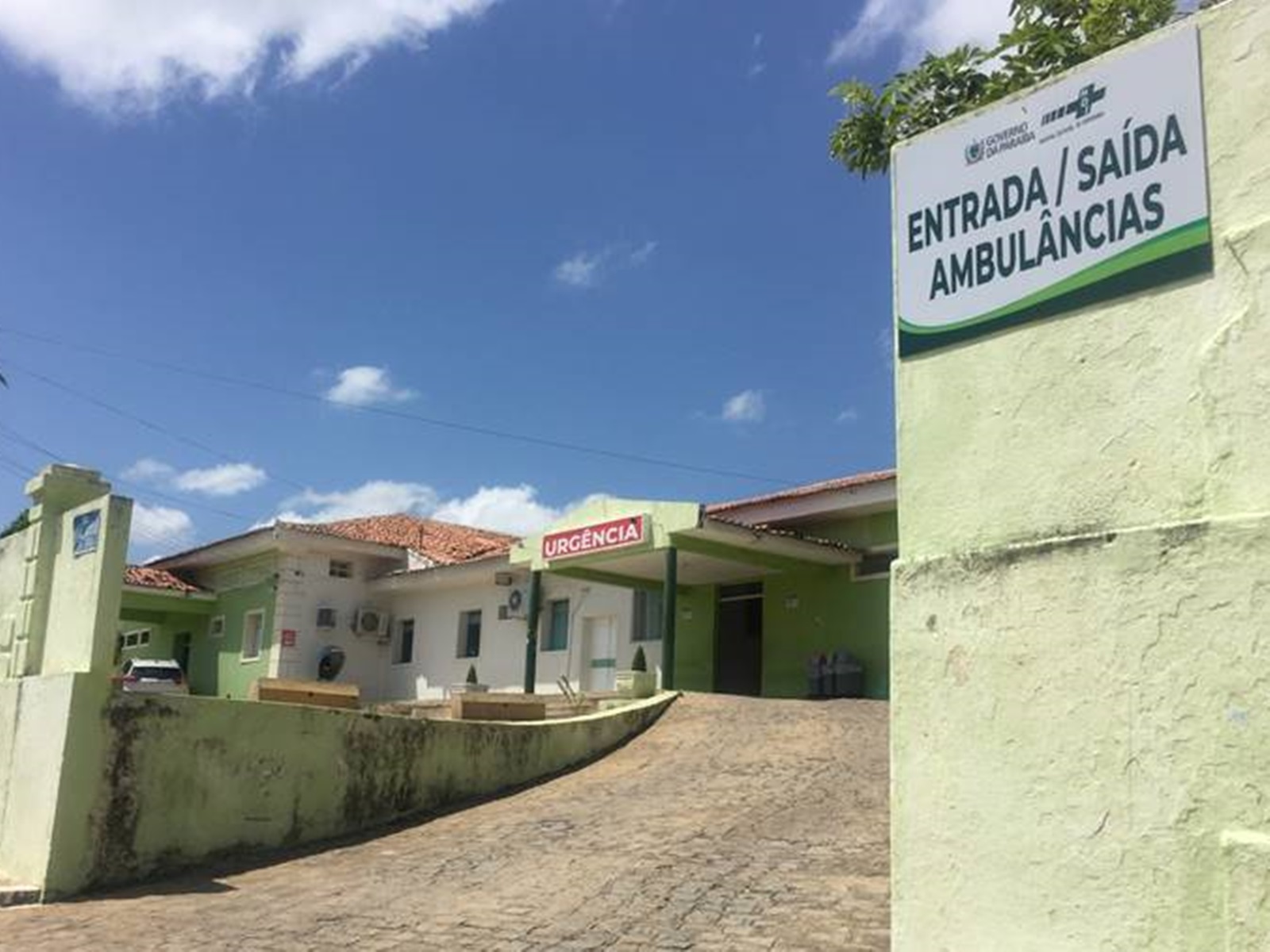 Entrada do hospital de Itaporanga (Foto: Tadeu Gomes/DOL)