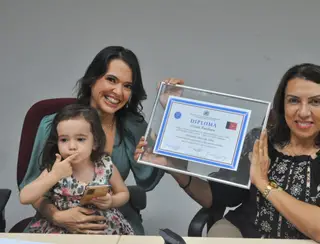 ALPB concede título de cidadã paraibana à defensora pública Fernanda Peres
