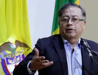 Chavismo celebra posse de Petro na Colômbia e lhe garante seu apoio