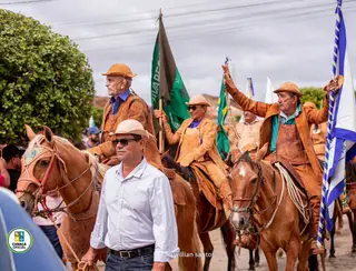 Mais de 600 famílias receberam Peixe e cesta básica para a Semana Santa em Riacho dos Cavalos