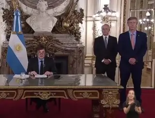 Presidente da Argentina anuncia primeiro superávit em 16 anos