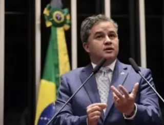 Senador Efraim Filho solicita explicações de ministro sobre atraso de pagamento de pipeiros na Paraíba