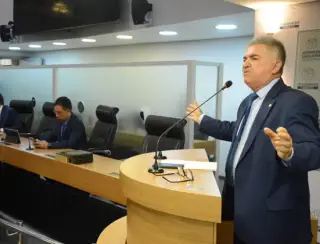 João Gonçalves desmente Walber Virgolino e prova que não votou contra policiais: ?deputado fake?