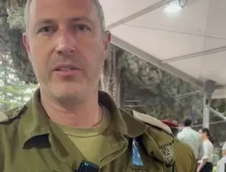 Vídeo: Porta-voz das Forças Armadas de Israel lê carta de soldado morto em batalha por terroristas