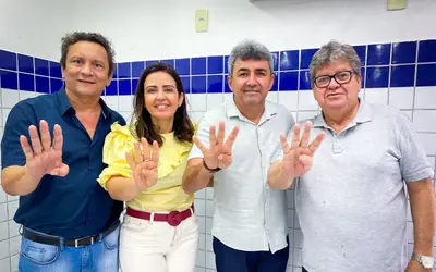 Prefeito de Paulista muda de voto e declara apoio à candidatura de Pollyanna ao Senado