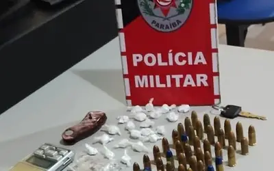 Polícia Militar desarticula depósito de drogas e apreende arma, em Itaporanga