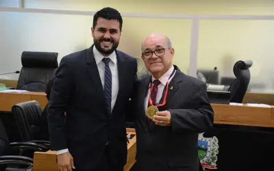 ALPB concede medalha Epitácio Pessoa ao desembargador Roberto Wanderley Nóbrega