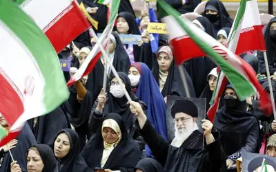 Irã condena 11 ativistas à prisão por agirem contra 