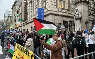 Mais de cem estudantes são presos por invasão de propriedade em protesto contra Israel em Columbia