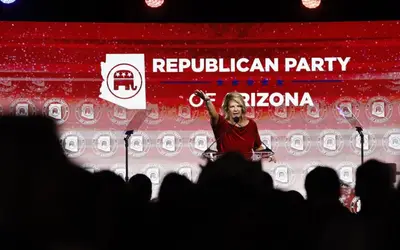 Republicanos são indiciados por tentar reverter derrota de Trump no Arizona em 2020