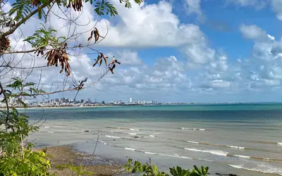 Mais de 30 trechos de praias estão impróprios para banho no Litoral da Paraíba