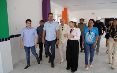 Lucas Ribeiro inspeciona obras em Piancó e recebe Título de Cidadania Piancoense